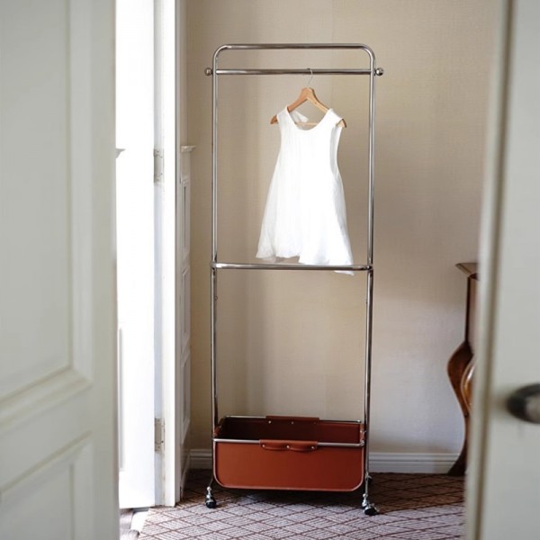 Floor-standing minimalist coat rack with storage and mobility, stainless steel bedroom coat rack