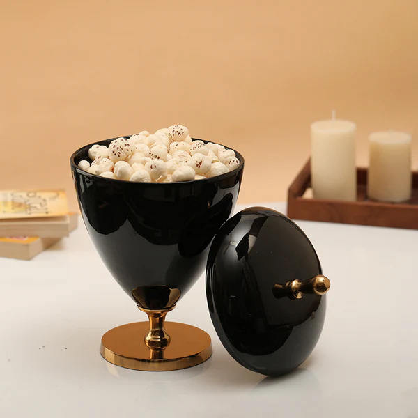 Multifunctional storage containers Organise your kitchen utensil cupboard More durable and stylish storage containers for food and household items