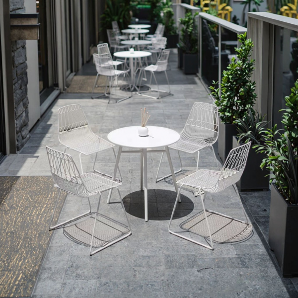 Modern Design Outdoor Metal Dining Chair Set Factory Supply Steel Wire Chair for Hotels Restaurants Cafes Kitchens Hotel Use