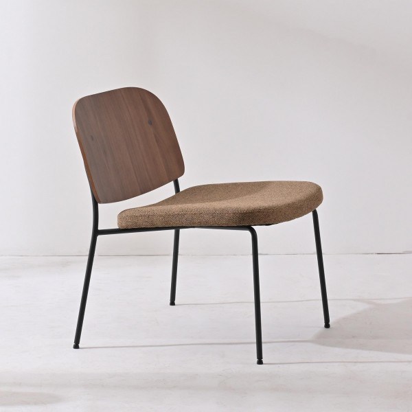 Wholesale Factory Indoor Furniture Nordic Minimalist Elegant Modern Metal Frame Relax Wood Living Room Chair with Soft Cushion