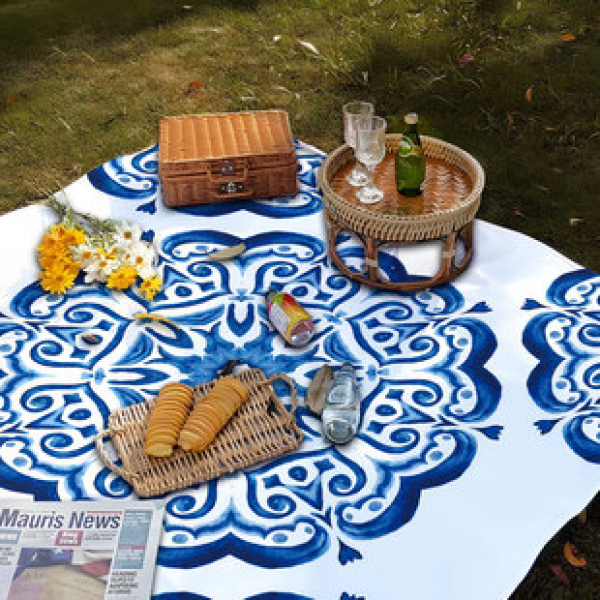 Cross border beach mat, quick drying, waterproof and moisture-proof mat, outdoor picnic mat, camping blanket