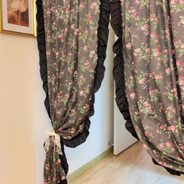 In 2025, the factory will directly supply cross-border e-commerce platform Amazon's popular new product, a black lace and black gauze curtain