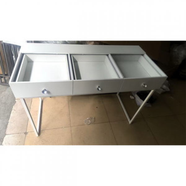 Light luxury baked paint dressing table, modern and simple bedroom small dressing table, Instagram popular creative high-end makeup table