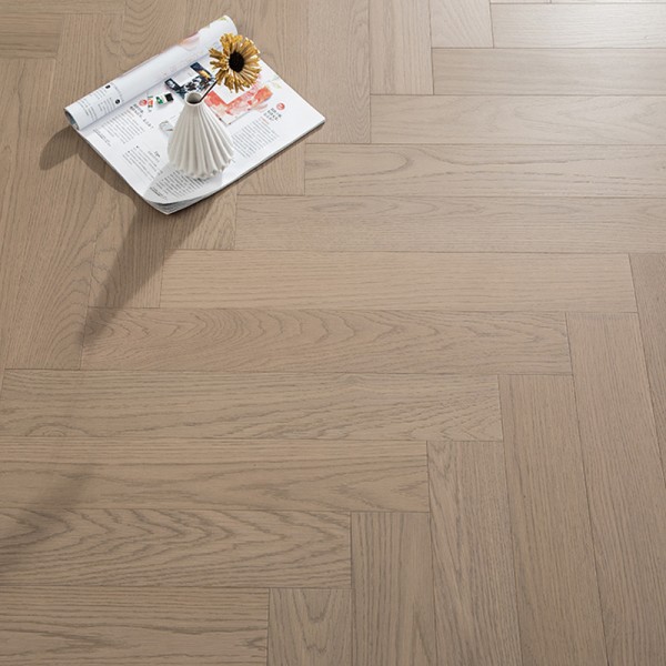 Birch series multi-layer solid wood flooring oak/walnut planks herringbone spelling wear-resistant waterproof environmental protection LS-HX2006