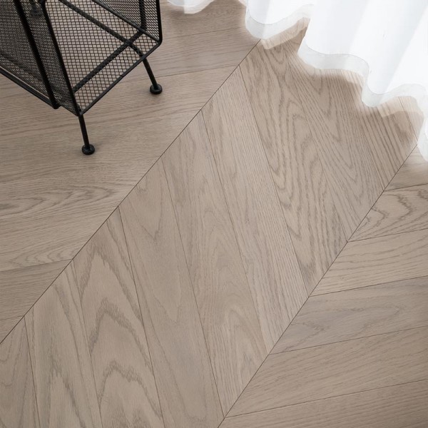 Birch series multi-layer solid wood flooring oak/walnut planks herringbone spelling herringbone spelling source manufacturer LS-HX3006